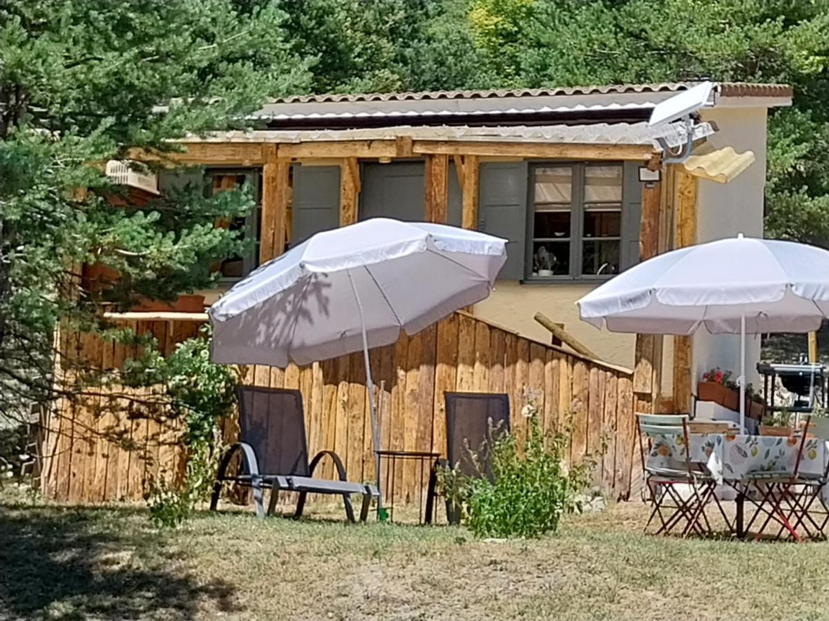 Petit Studio Dans La Prairie Saint-Auban  Exteriör bild